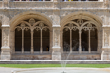 Lisboa, claustro del monasterio de los Jerónimos, monumento nacional, portugal.