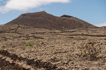 Montaña de la Arena y paisaje volcánico del Malpais en Villaverde, Fuerteventura