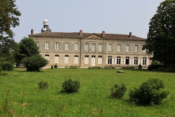 Ancien couvent des Augustins, vue de l'extérieur, village de Mortemart, département de la Haute...