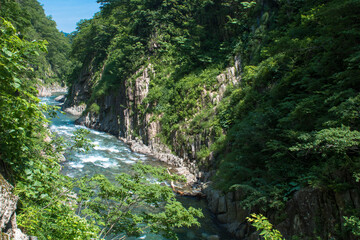 清津峡の渓谷と清津川