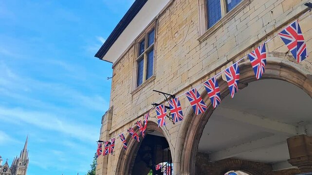 Union Jack Bunting Flags - 20 Square Flags, 10 Meters Long, For Street Party & Celebration