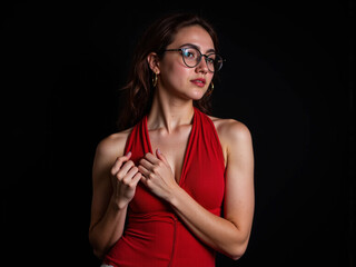 Naklejka premium Portrait of a Young Adult Girl – Beautiful Female Headshot for Lifestyle, Fashion, and Beauty Themes