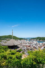 天寧寺三重塔と尾道市の街並み　広島県尾道市