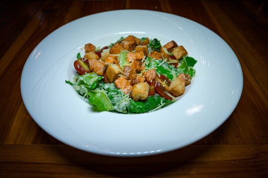 Cesar Salad With Salmon Stir