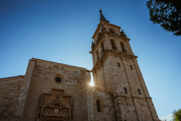 Obraz premium Street photography in Alcala de Henares, Madrid, Spain. Cathedral of Alcala de Henares.