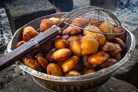 golden brown, crispy, athirasa, traditional sweets, sri lanka, ceylon, treat
