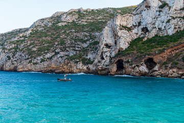  Playa de la Granadella en un día soleado Granadella beach on a sunny day
