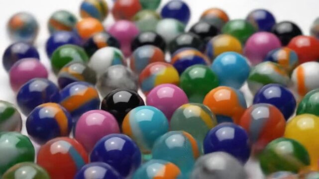 ビー玉転がる