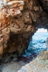 CUEVA DE LOS ARCOS playa paradisíaca cala del moraig turismo españa verano 2025  Cala del Moraig,...