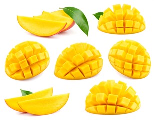 Fototapeta premium Close-up mango slices and cubes
