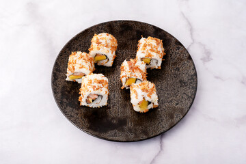 Assortiment de Maki traditionnels japonais