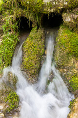 Wasserlauf Bach am Hintersee in den Alpen bei Berchtesgarden in Deutschland
