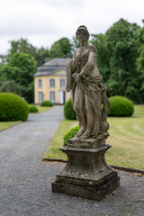 Eingangsstatue beim Pavillon Sophienlust