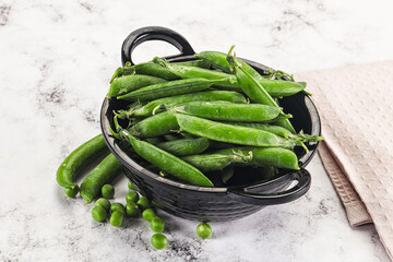 Sweet young green peas heap