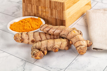 Fresh aroma tumeric roots heap