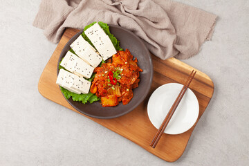 Tofu kimchi is a dish made by boiling tofu and eating it with stir-fried kimchi.
