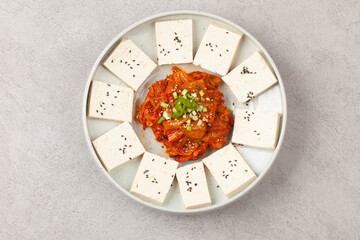 Tofu kimchi is a dish made by boiling tofu and eating it with stir-fried kimchi.