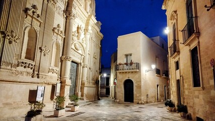 narrow street in Lecce