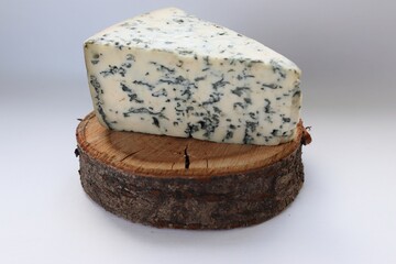 Dorblu Cheese as a Key Delicacy in Modern Cuisine and Stylish Gastronomy