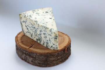 Dorblu Cheese as a Key Delicacy in Modern Cuisine and Stylish Gastronomy