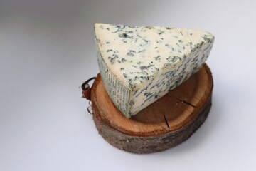 Dorblu Cheese as a Key Delicacy in Modern Cuisine and Stylish Gastronomy