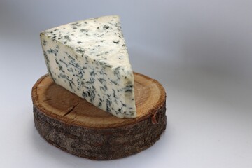 Dorblu Cheese as a Key Delicacy in Modern Cuisine and Stylish Gastronomy