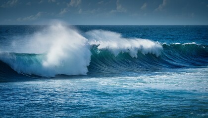 Naklejka premium crashing wave breathtaking ocean waves breaking on the shore in a serene seascape
