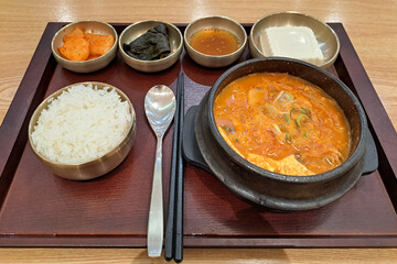 Korean Traditional Food: Soybean Paste Stew Dragged from Hot Pot
