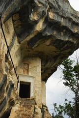 In the province of Pescara - Abruzzo, locality Roccamorice nestled  in the rock stands the interesting  hermitage of Santo a place very  Spirito a Maiella dear to Celestino V