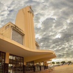 Goiânia Nublada – Arquitetura Histórica da Antiga Estação Ferroviária da Cidade.