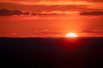 Selbstklebende Fototapeten Rot Beautiful panoramic sunset over Chiltern Hills, England  © giedriius