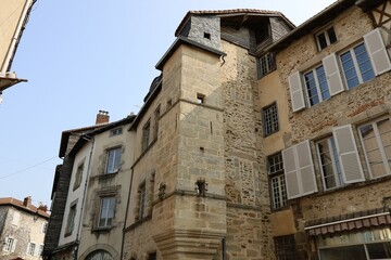 Bâtiment typique, vue de l'extérieur, village de Saint Léonard de Noblat, département de la...