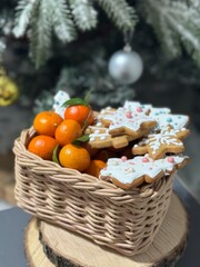 basket of fruit and Christmas’s dessert