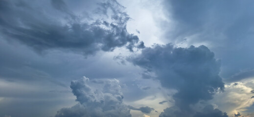 Dramatic Cloudy Sky Before Storm – Moody Weather Background
