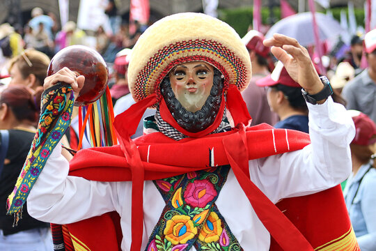 Danza de Los Parachicos, tradicional de Chiapa de Corza, Chiapas, M&eacute;xico.