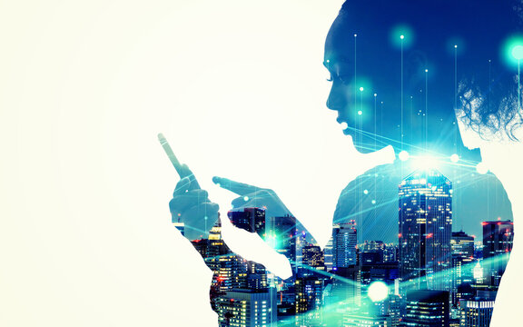 女性のシルエットと都市ネットワークイメージのコラージュ バナー・広告向け横長ビジュアル