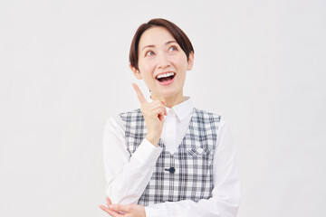 女性　事務員　ひらめく　白背景