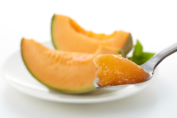 果物_みずみずしい赤肉メロン