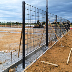 Modèle de pose de grillage rigide