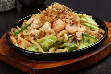 food, japanese cuisine, delicious, fried udon with seafood