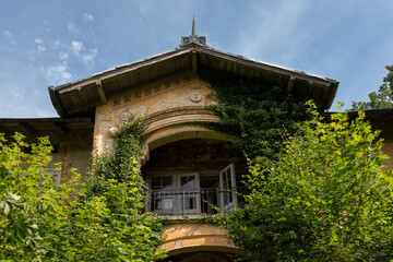Balkon w pałacu w parku nieopodal Poznania © Magdalena