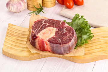 Raw beef ossobuco for roast