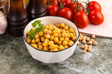 Canned chickpea in the bowl
