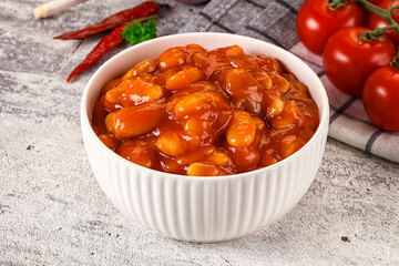 Baked kidney with tomato sauce