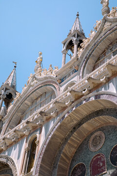 Fachada de la Bas&iacute;lica di San Marco