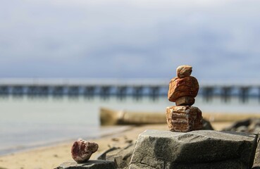 Rocks balancing by ocean
