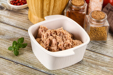 Canned tuna fish in the bowl