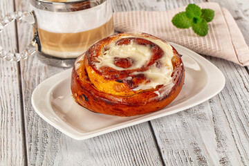Glazed cinnabon swirl with icing