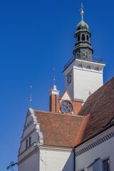 frankfurt an der oder, deutschland - detail mit uhrturm vom rathaus