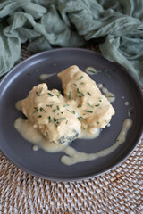homemade chicken stuffed with spinach with sauce recipe